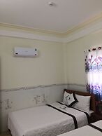 Trieu Hoang Hotel