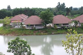 Pirom Lake And Resort