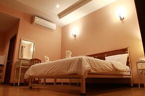 Pirom Lake And Resort