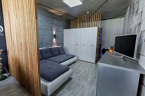 Central Art Studio H1