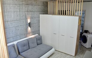 Central Art Studio H1