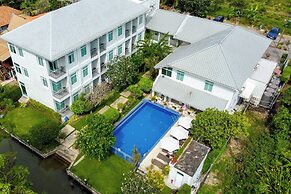 Villa Amphawa