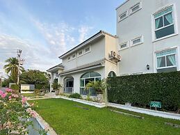 Villa Amphawa