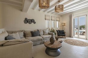 Villa Veneta at Ornos Sea View