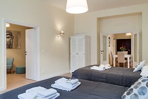 Travel & Stay - Sistina