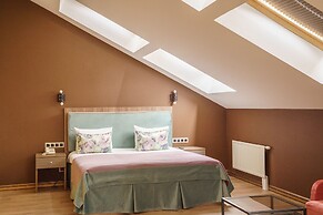 Port Comfort on Ligovskiy