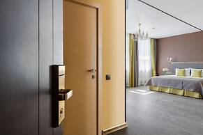 Port Comfort on Ligovskiy