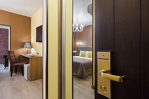 Port Comfort on Ligovskiy