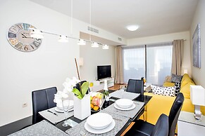 Spectacular Golf, Sea and Mountain Views BT65