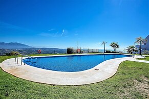 Spectacular Golf, Sea and Mountain Views BT65