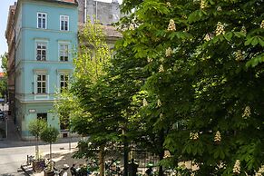 Hotel Collect – Adults Only