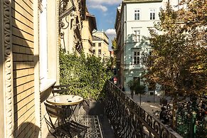 Hotel Collect – Adults Only