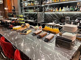 Hotel Collect – Adults Only