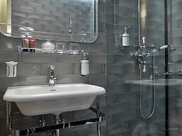 Hotel Collect – Adults Only