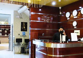 Aura Hotel