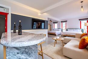 Leiden Homestay & Cafe