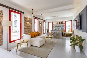 Leiden Homestay & Cafe