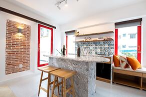 Leiden Homestay & Cafe