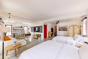 Leiden Homestay & Cafe