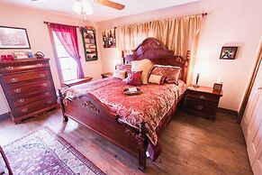 Equinox Inn at Canyon Lake