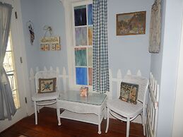 Equinox Inn at Canyon Lake