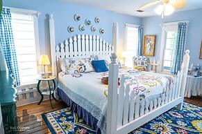 Equinox Inn at Canyon Lake