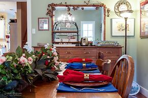 Equinox Inn at Canyon Lake