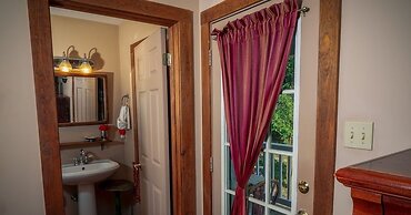 Equinox Inn at Canyon Lake