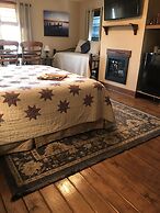 Equinox Inn at Canyon Lake