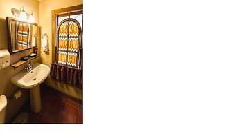 Equinox Inn at Canyon Lake