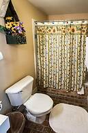 Equinox Inn at Canyon Lake