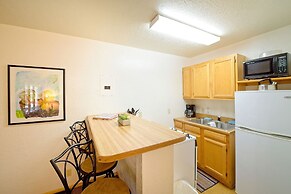 Thunderbird Lodge