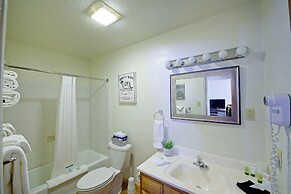 Thunderbird Lodge