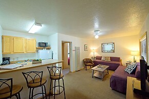 Thunderbird Lodge