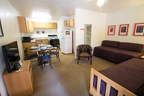 Thunderbird Lodge