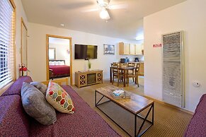Thunderbird Lodge
