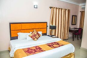 Royal Crest Hotel & Suites