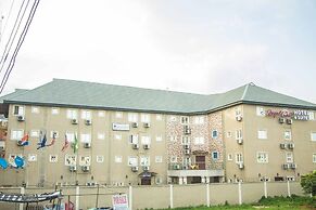 Royal Crest Hotel & Suites