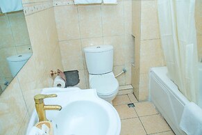 Royal Crest Hotel & Suites