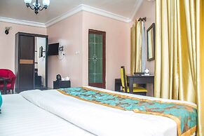 Royal Crest Hotel & Suites