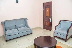 Royal Crest Hotel & Suites