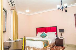 Royal Crest Hotel & Suites
