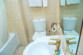 Royal Crest Hotel & Suites