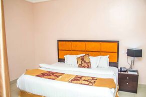 Royal Crest Hotel & Suites