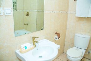 Royal Crest Hotel & Suites