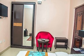 Royal Crest Hotel & Suites