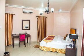 Royal Crest Hotel & Suites