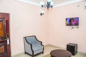 Royal Crest Hotel & Suites