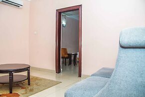 Royal Crest Hotel & Suites