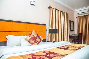 Royal Crest Hotel & Suites